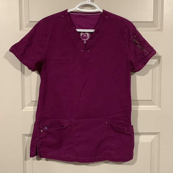 HEALTHPRO Scrub Too with pockets, badge ring and pen holder on sleeve - Picture 5 of 7